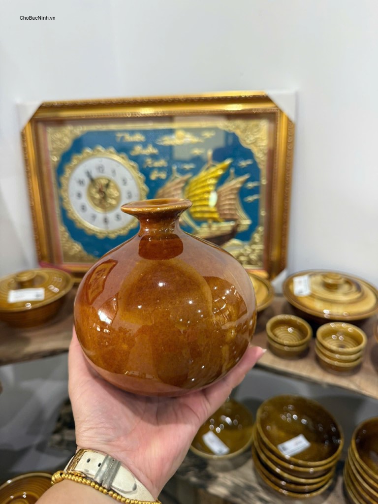 Lọ gốm hút tài lộc