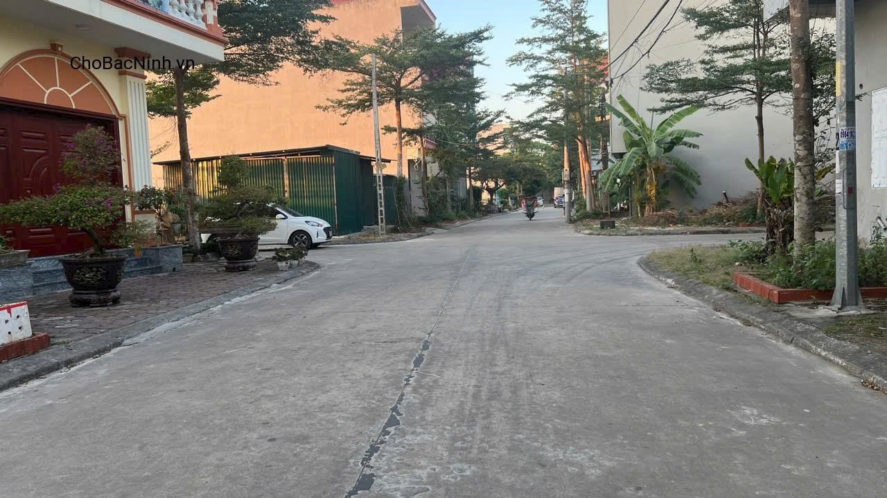 Bán đất 100m2 làn 2 đường 36 Phượng Mao, Quế Võ, Bắc Ninh - CBNHT