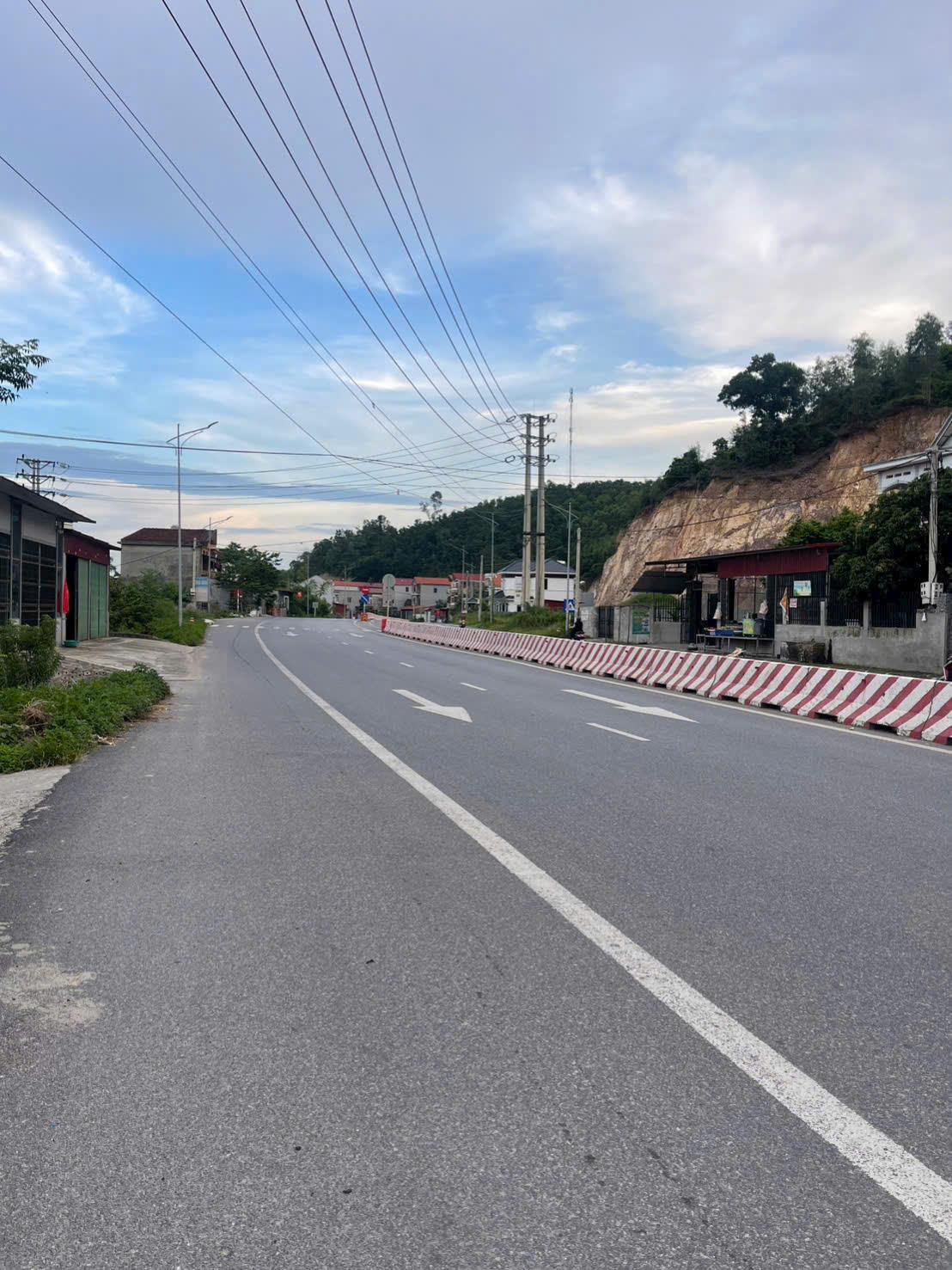 Bán Đất 355m2, Mặt Đường Tỉnh 284, Tổ Dân Phố Kem, Phường Yên Dũng, Bắc Ninh - CBNGLM