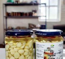 OCOP Bắc Ninh: Tỏi ngâm giấm Agritec lọ thủy tinh 300 gam.